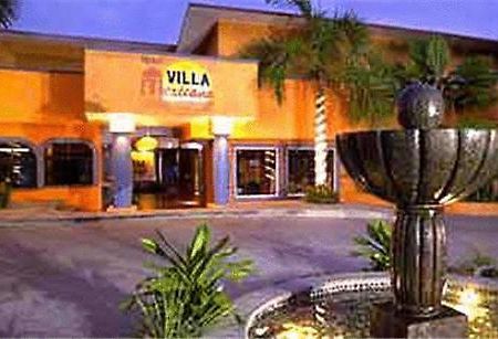 Hotel Villa Mexicana Сиуатанехо Екстериор снимка