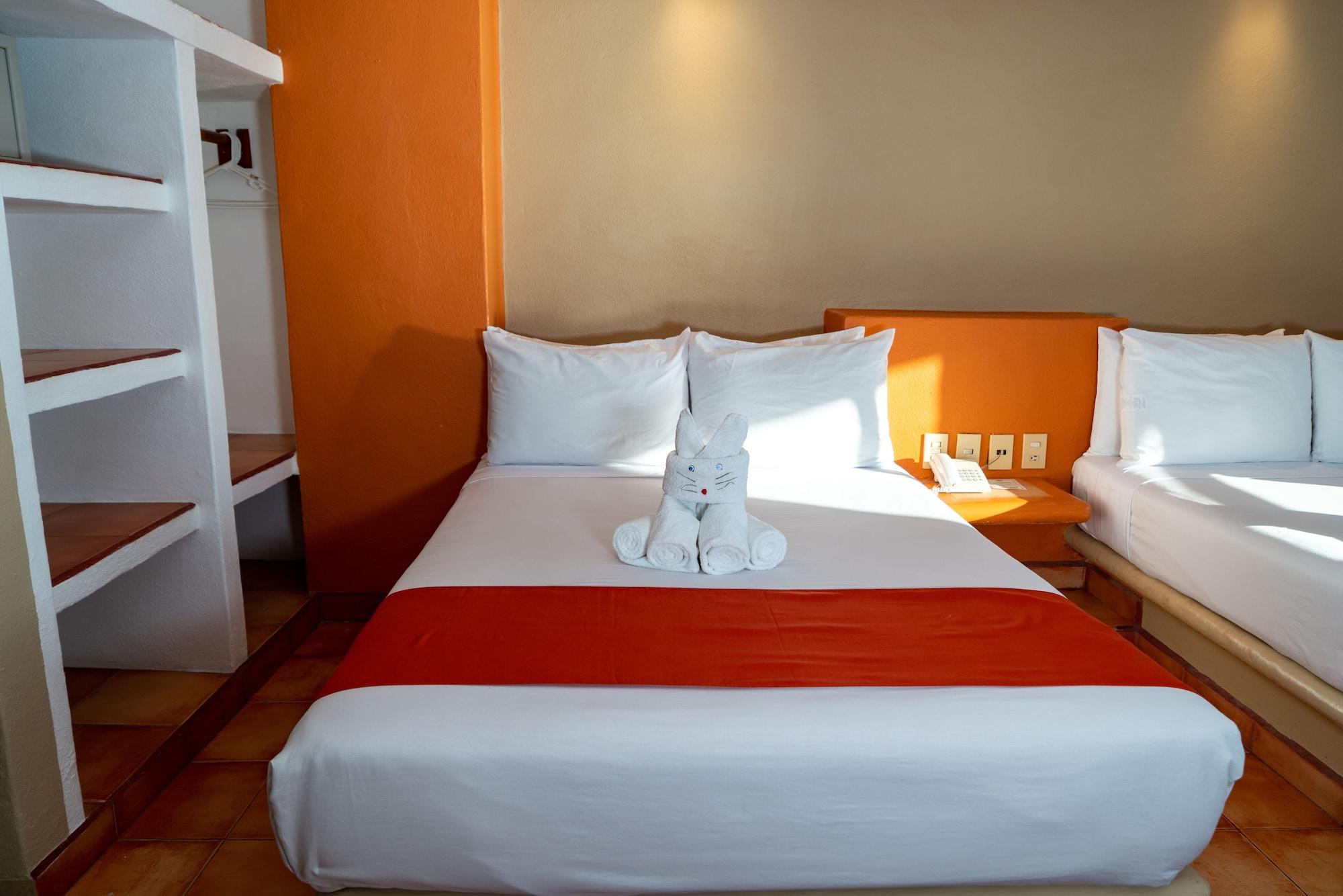 Hotel Villa Mexicana Сиуатанехо Екстериор снимка