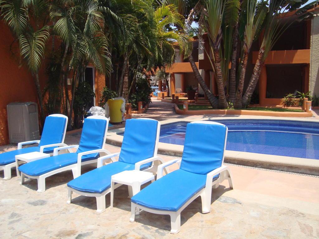 Hotel Villa Mexicana Сиуатанехо Екстериор снимка