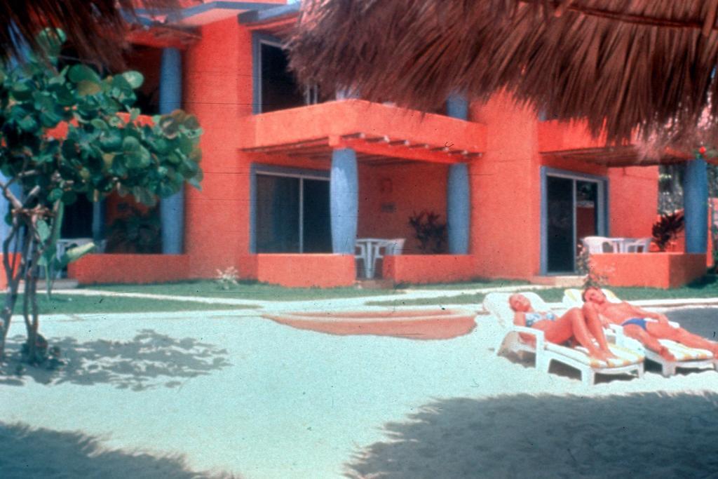 Hotel Villa Mexicana Сиуатанехо Екстериор снимка