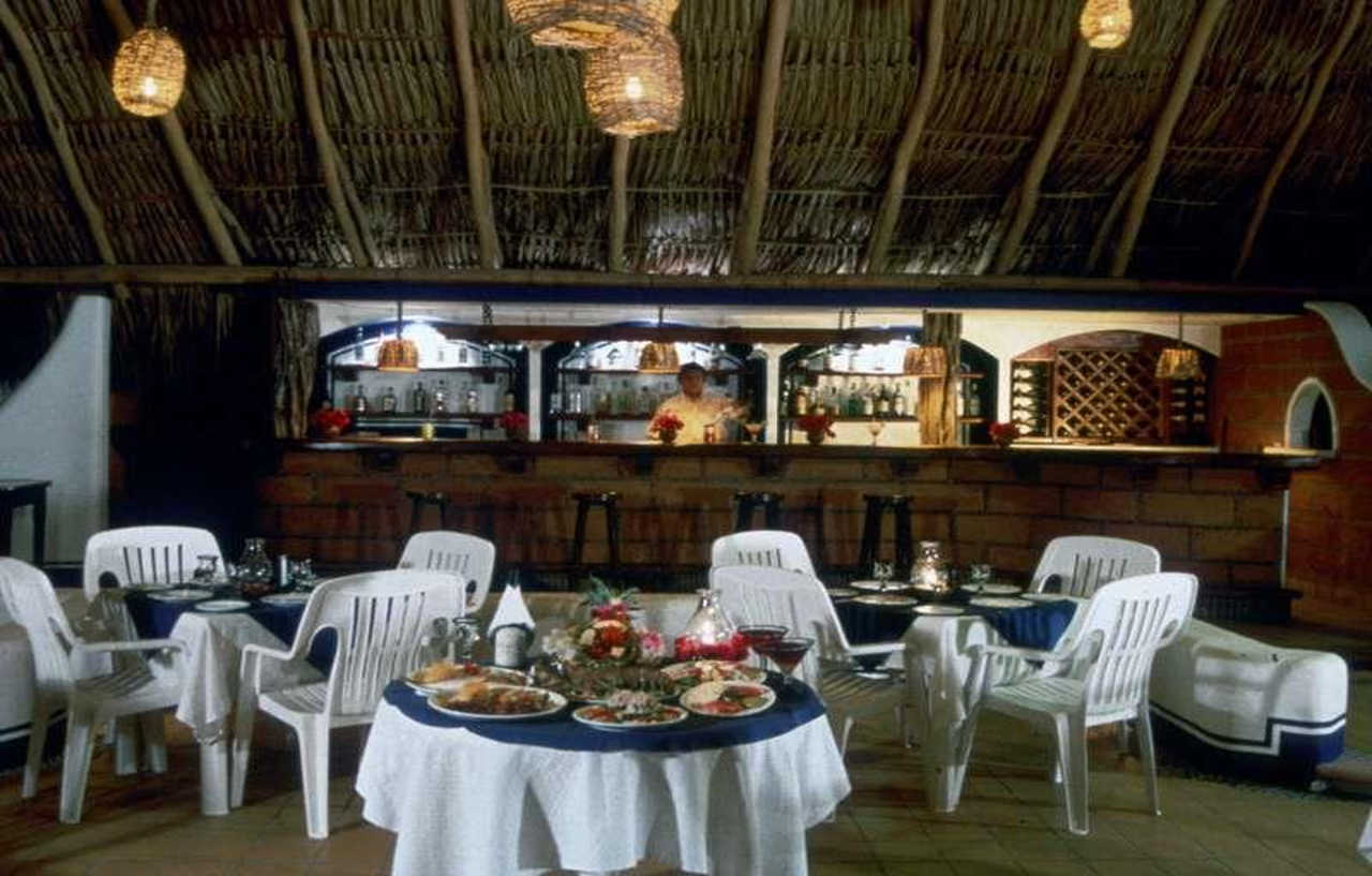 Hotel Villa Mexicana Сиуатанехо Екстериор снимка